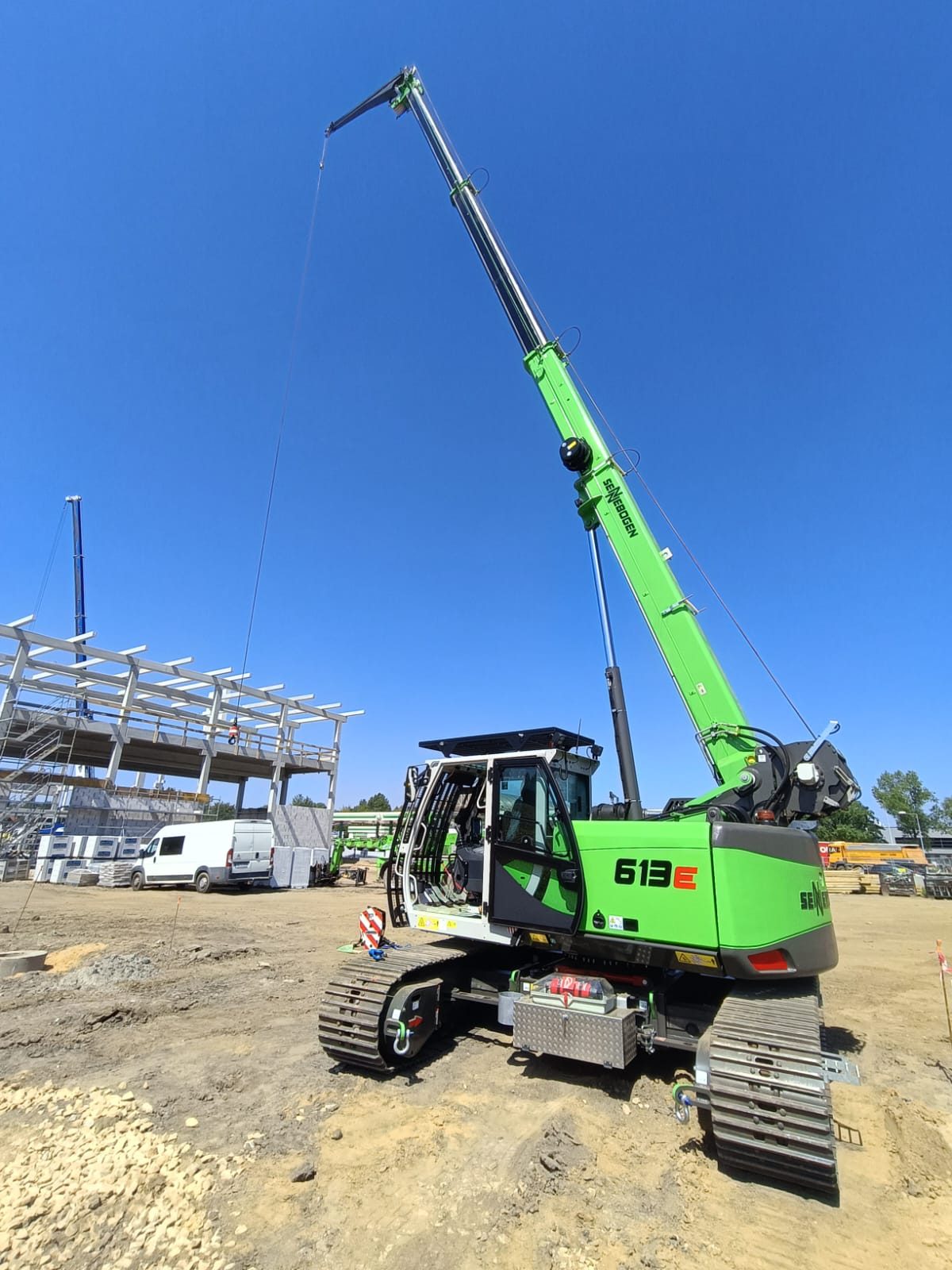 Dźwig gąsienicowy Sennebogen 613 E – wynajem i zlecenia, DWB Janusz Nowak, generalne wykonawstwo
