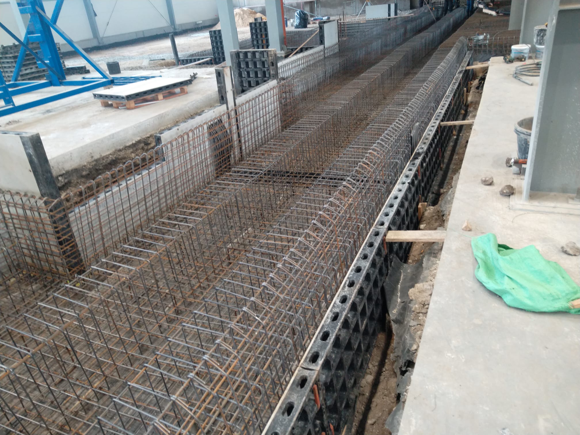 Realizacja: Fundamenty – wykopy i zbrojenie – Fundamenty technologiczne